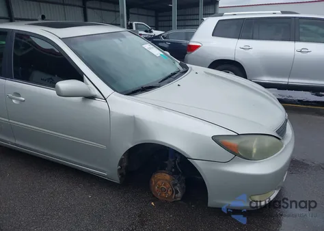 2004 Toyota Camry Se z USA, uszkodzony, nr VIN 4T1BE32K14U923480